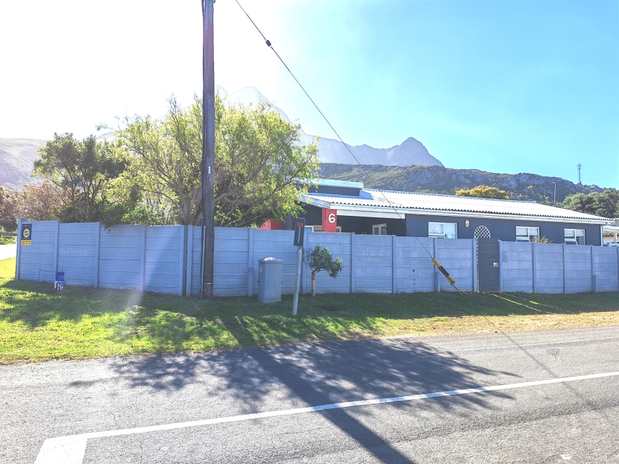 3 Bedroom Property for Sale in Palmiet Western Cape